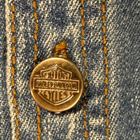 Harley Davidson Shirt Women’s Medium Blue Denim Jeans Medium Wash Biker Blues - Picture 7 of 7